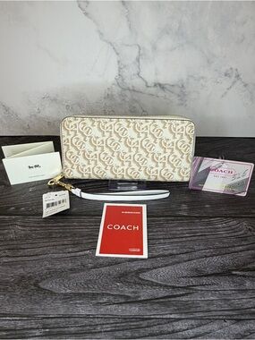 Coach Signature Canvas Wristlet Wallet White Zip Around Wristlet NWT Auth